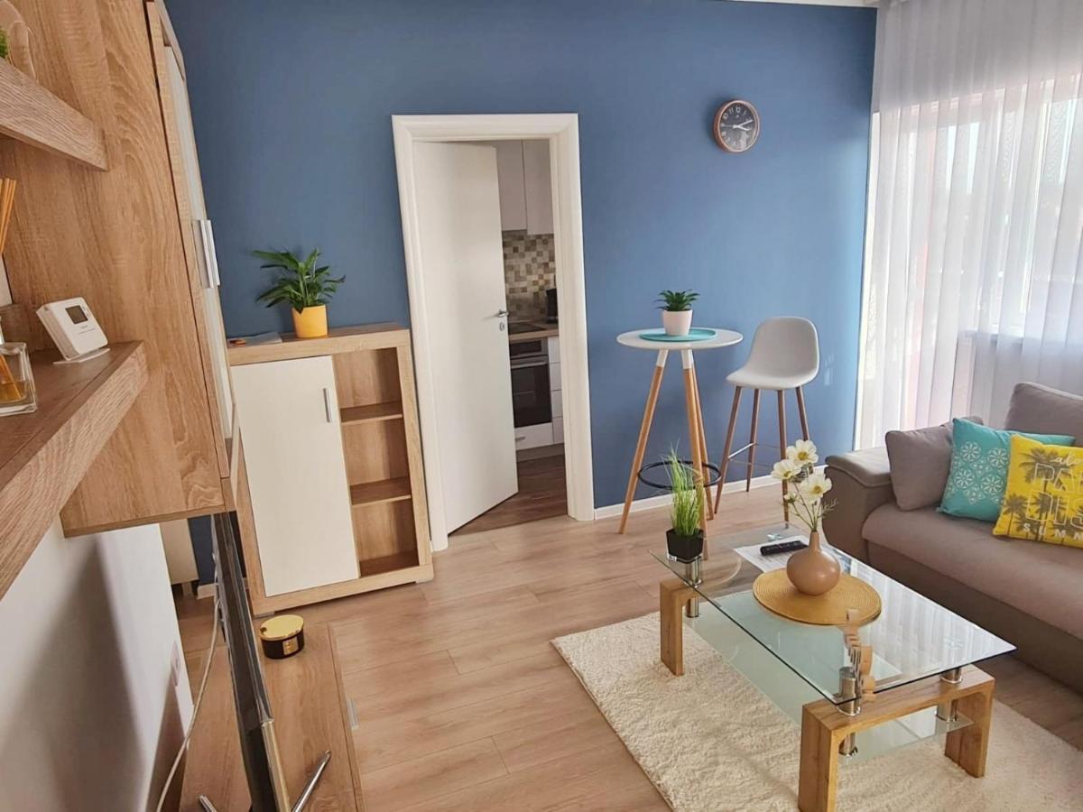 Skyblue - 2 Bedrooms & Free Parking