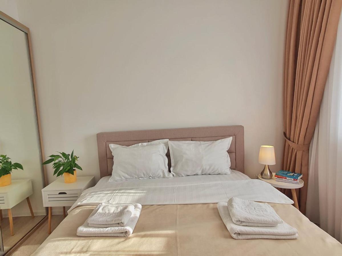 Skyblue - 2 Bedrooms & Free Parking