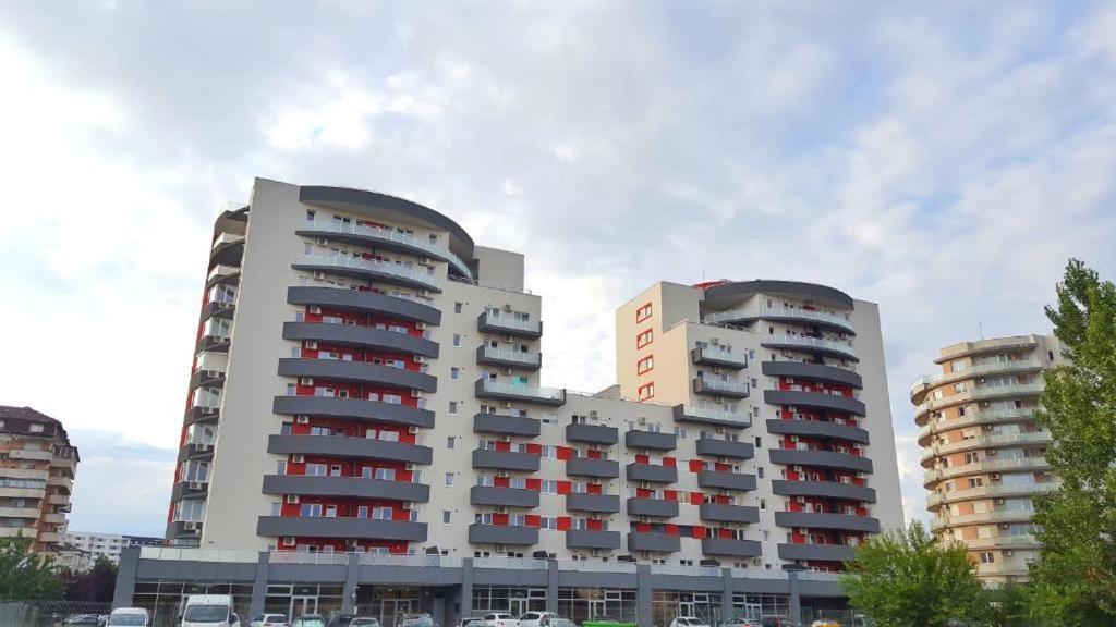 Skyblue - 2 Bedrooms & Free Parking Apartment *