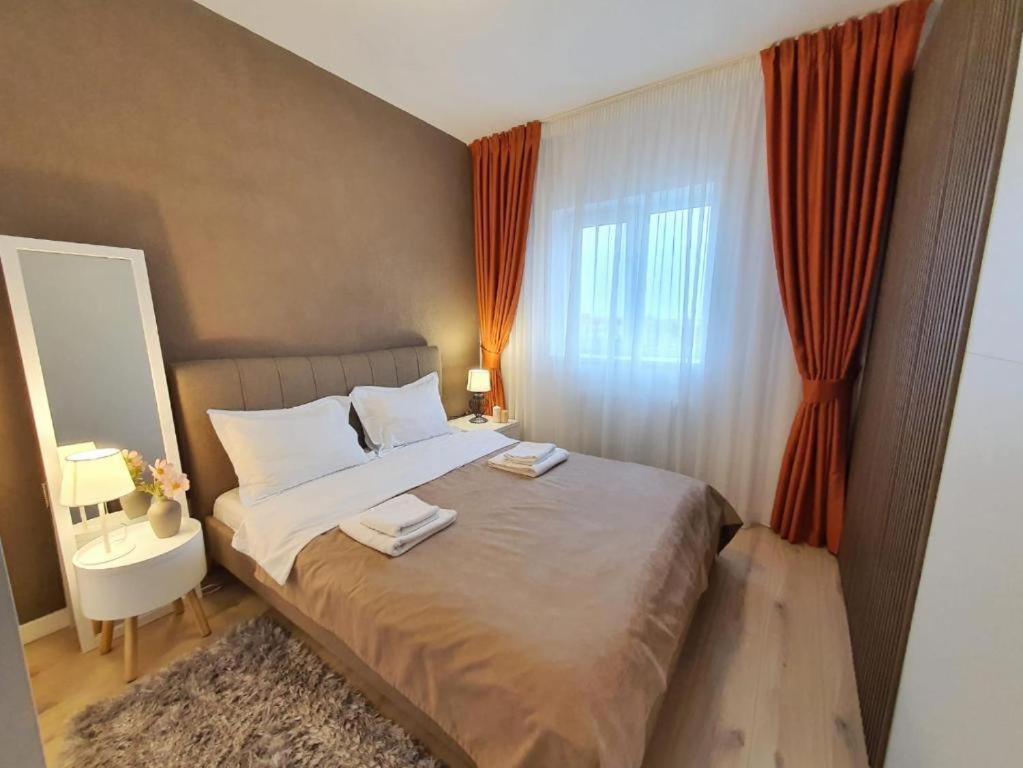 Skyblue - 2 Bedrooms & Free Parking Oradea