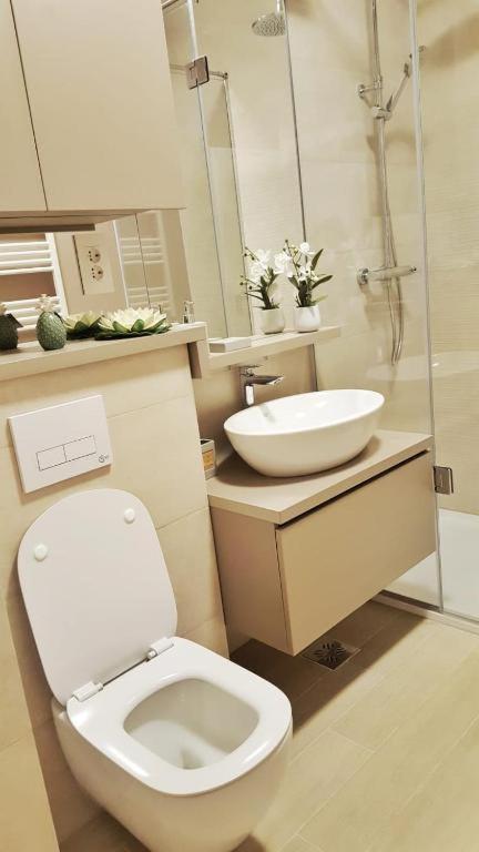 Skyblue - 2 Bedrooms & Free Parking Apartment *