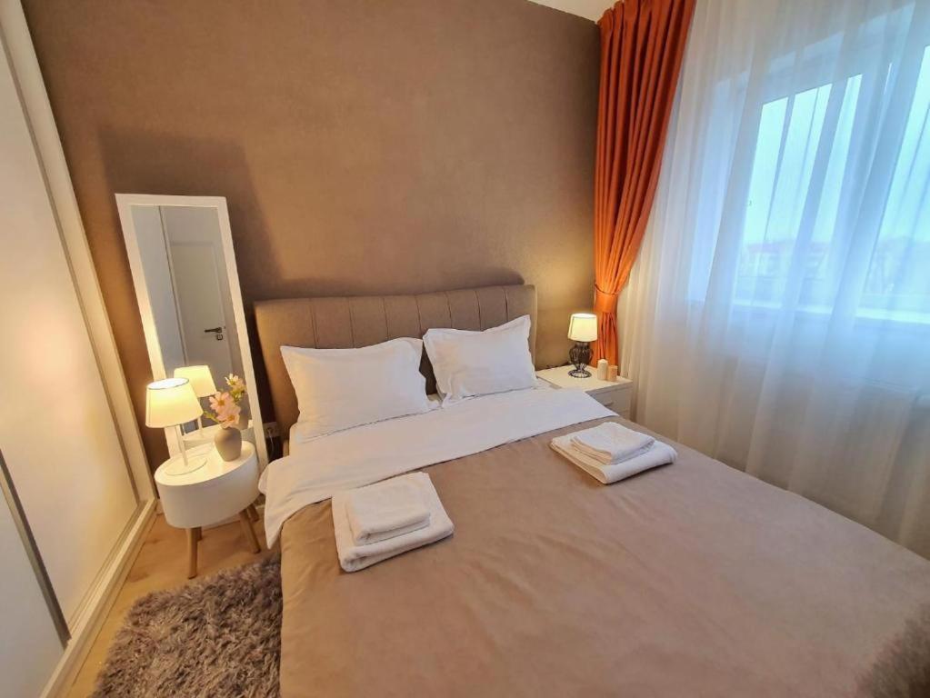 Skyblue - 2 Bedrooms & Free Parking *